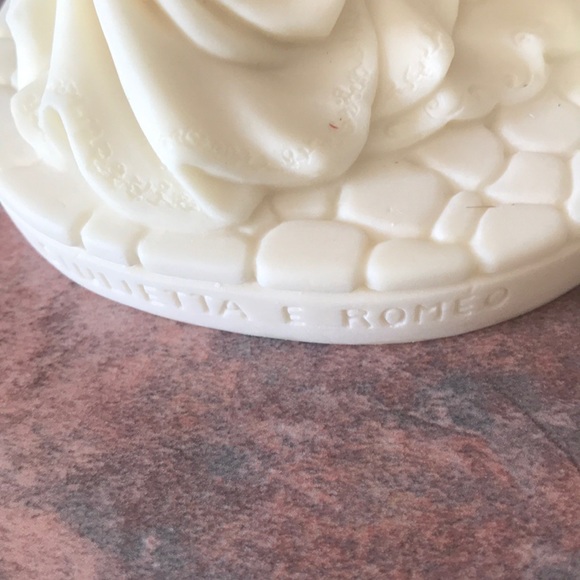 COPY - Romeo and Juliette Decor - Picture 2 of 3